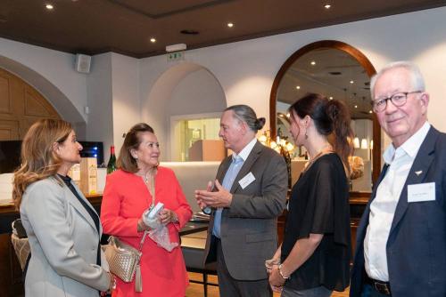 Cocktails: Manuela Ranzanici, Mary Hofstetter, Consultant, Caribaea Initiative Suisse, Dr. Philippe Heeb, Caribaea Initiative, Dr. Sophie Labaude, Caribaea Initiative, Dr. Jean-Ives Pirot, Caribaea Initiative